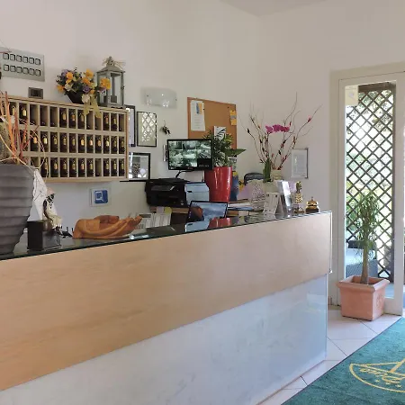 Il Pino 3* San Vincenzo